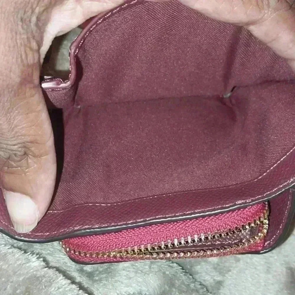 Coach Ellen Striped Red Chalk White Flap Crossbody Bag with Bifold Coach Wallet - Picture 4 of 9